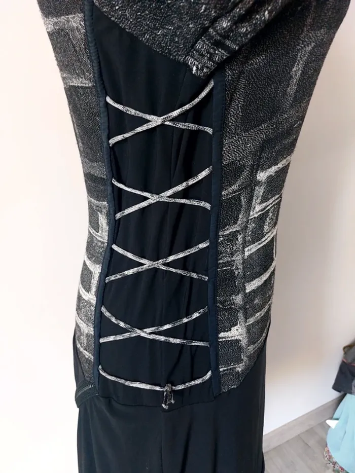 Robe originale motif brique – Taille 38 - photo numéro 6