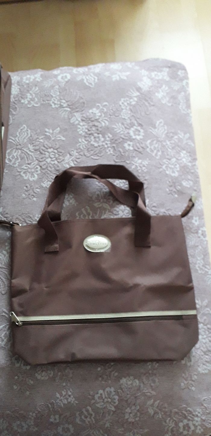 Valise à roulettes - photo numéro 3