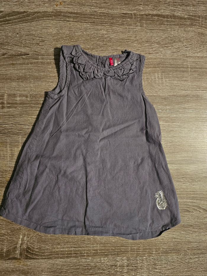 Lot de vêtements (robes) - photo numéro 2