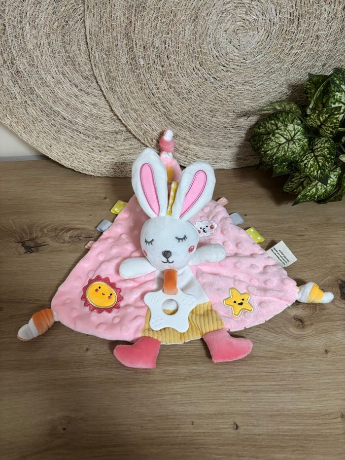 Neuf doudou plat triangle lapin rose blanc anneau dentition appease