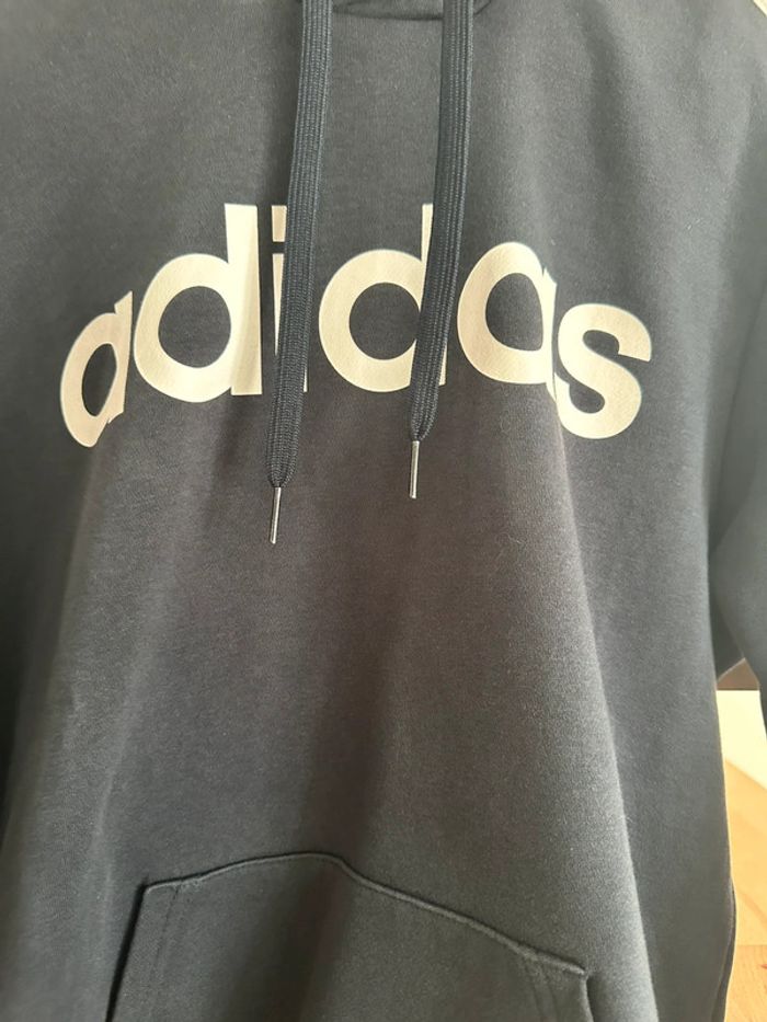 Sweat à capuche Adidas bleu marine – Très bon état - photo numéro 3