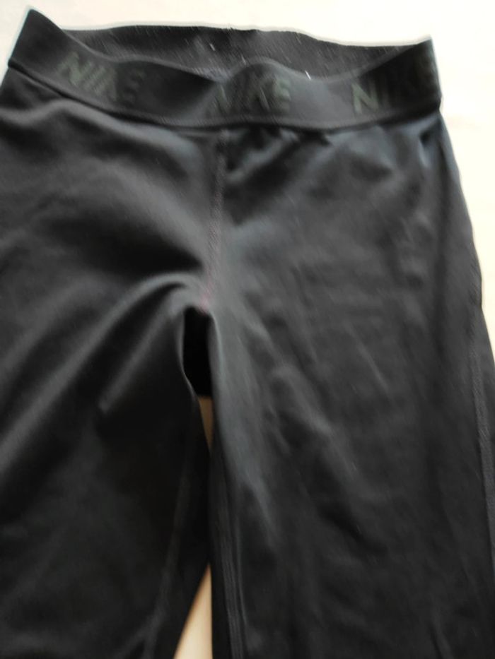 Legging court noir Nike taille XS 34 - photo numéro 2