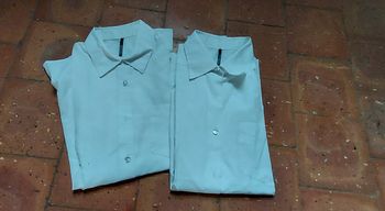 2 chemises manches longues blanches