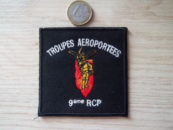 écusson militaire 9e régiment de chasseurs parachutistes dissous en 1999