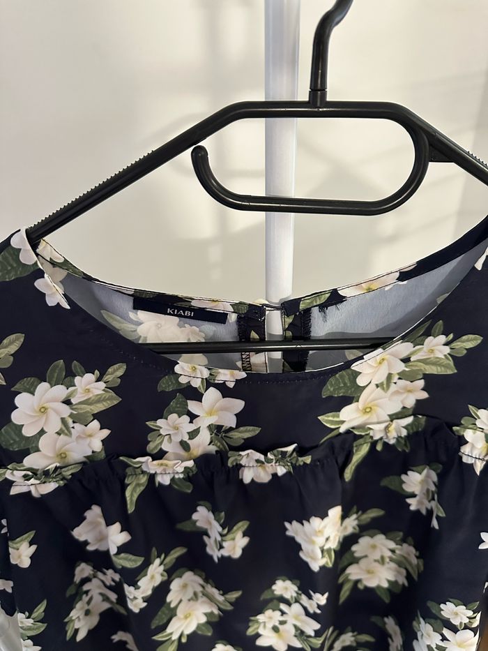 Blouse bleu marine à fleurs épaules dénude - taille XL - Kiabi - photo numéro 3