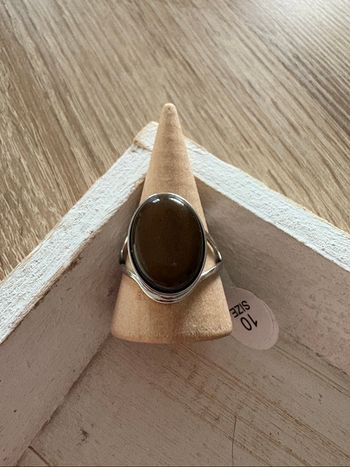 Bague argentée et marron T10