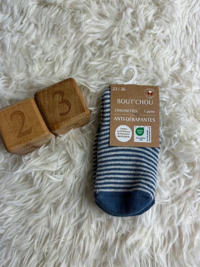 Paire de chaussettes antidérapantes bout chou taille 23/26