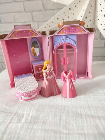 Polly Pocket Château Aurore La belle au bois dormant Disney Store