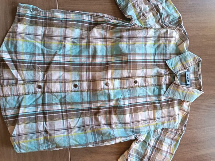 Chemises taille 8 ans - photo numéro 2