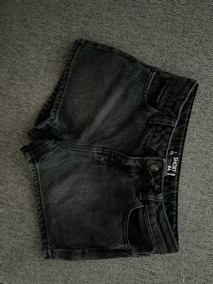 8 ans short Kiabi jeans noir rock’