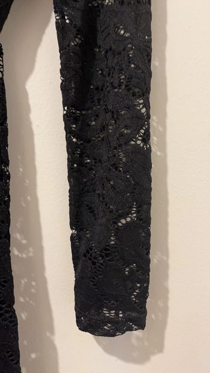 Superbe robe noire en dentelle 36 avec 35 % de coton doublée intérieure - photo numéro 6