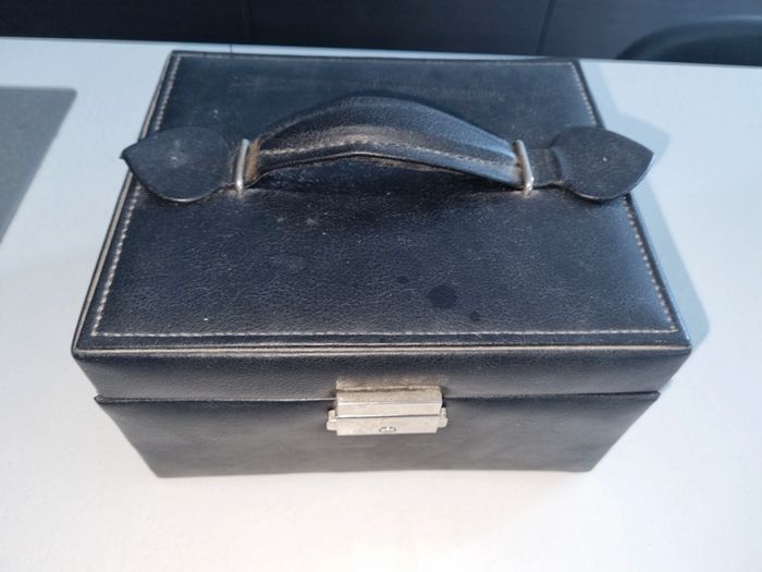Boite  à bijoux noire