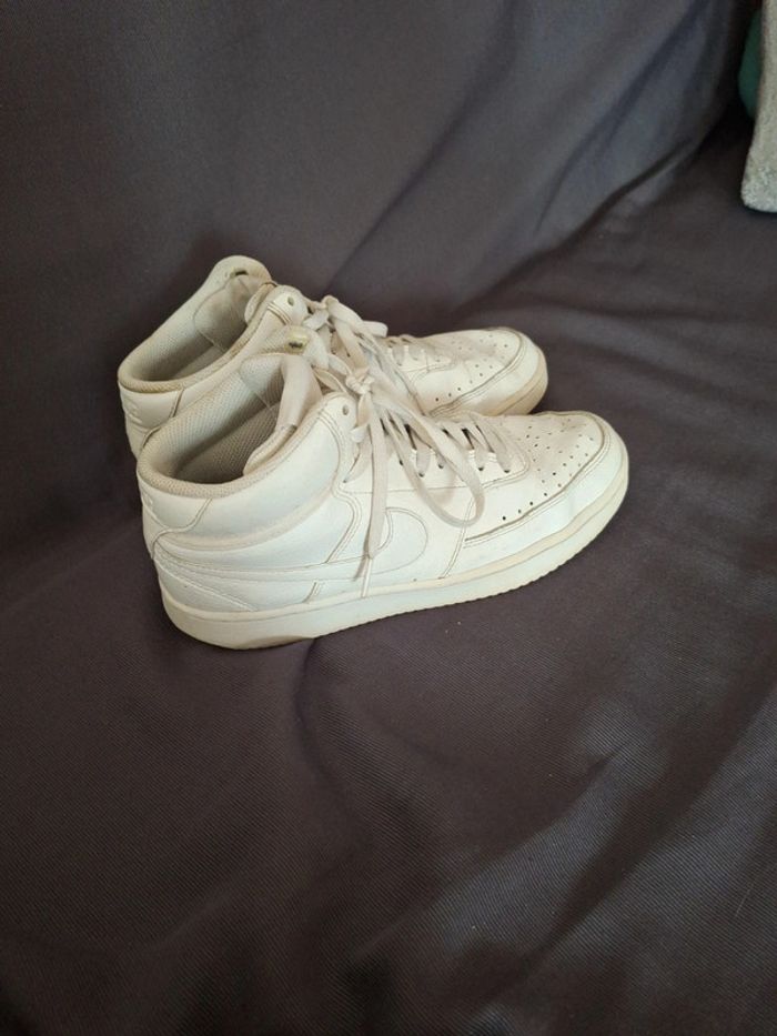 Basket NIKE taille 40 - photo numéro 2