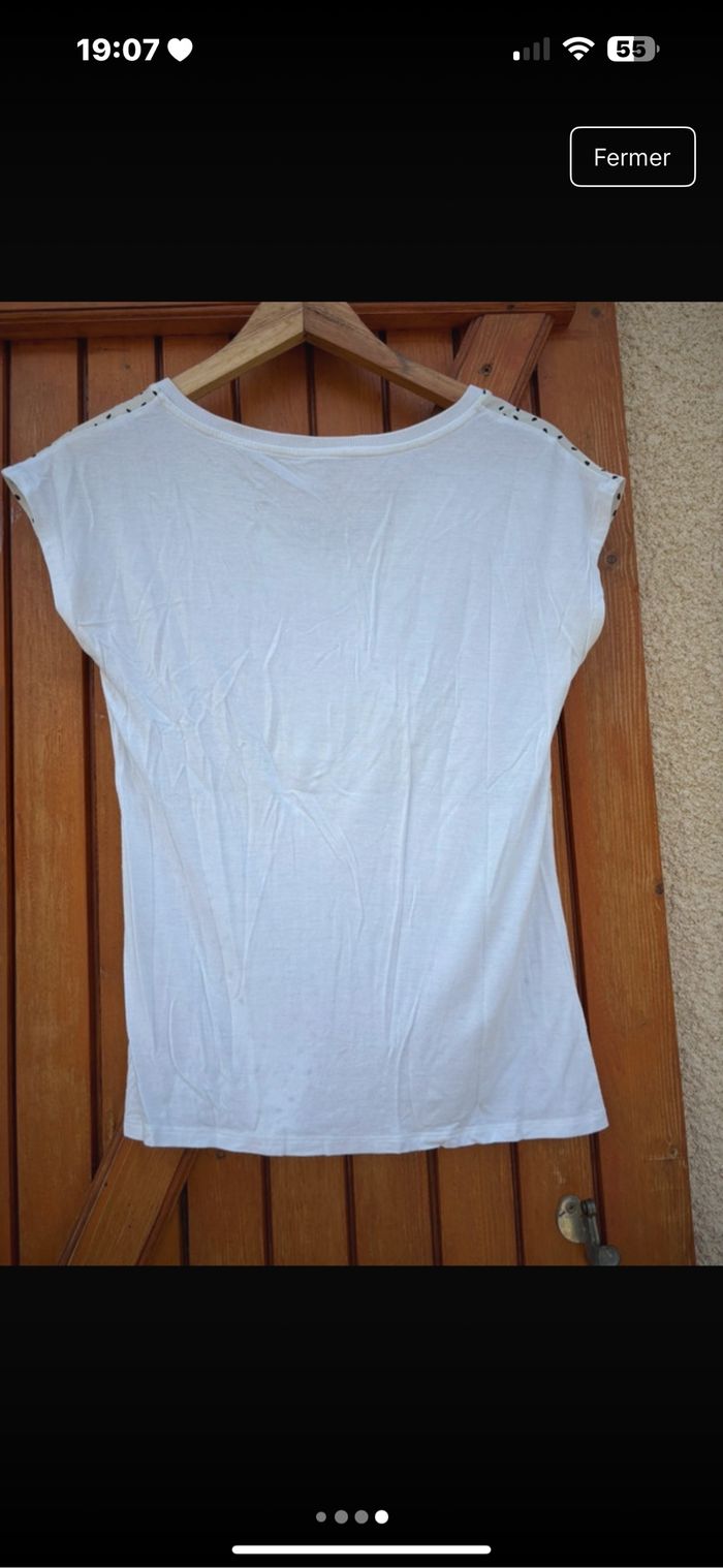 T-shirt blanc à motif noir/bleu marine - photo numéro 4