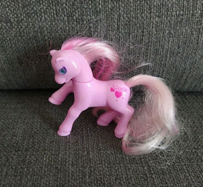 Petit poney