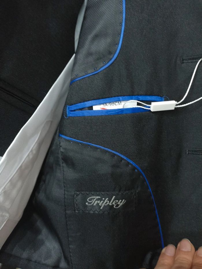 Costume 4 pièces 3 ans - photo numéro 3