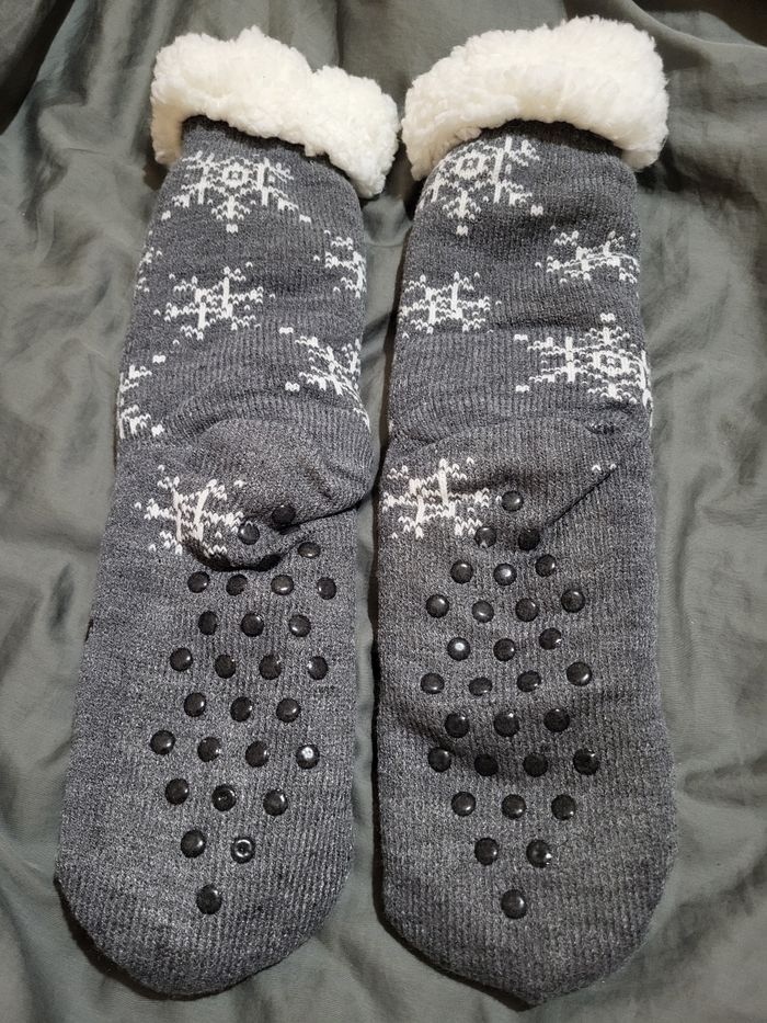 Grosses chaussettes pantoufles Rennes de Noël - photo numéro 2