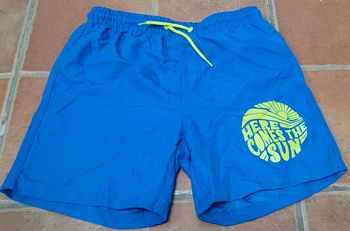 Short de bain neuf avec étiquette 8/10 ans