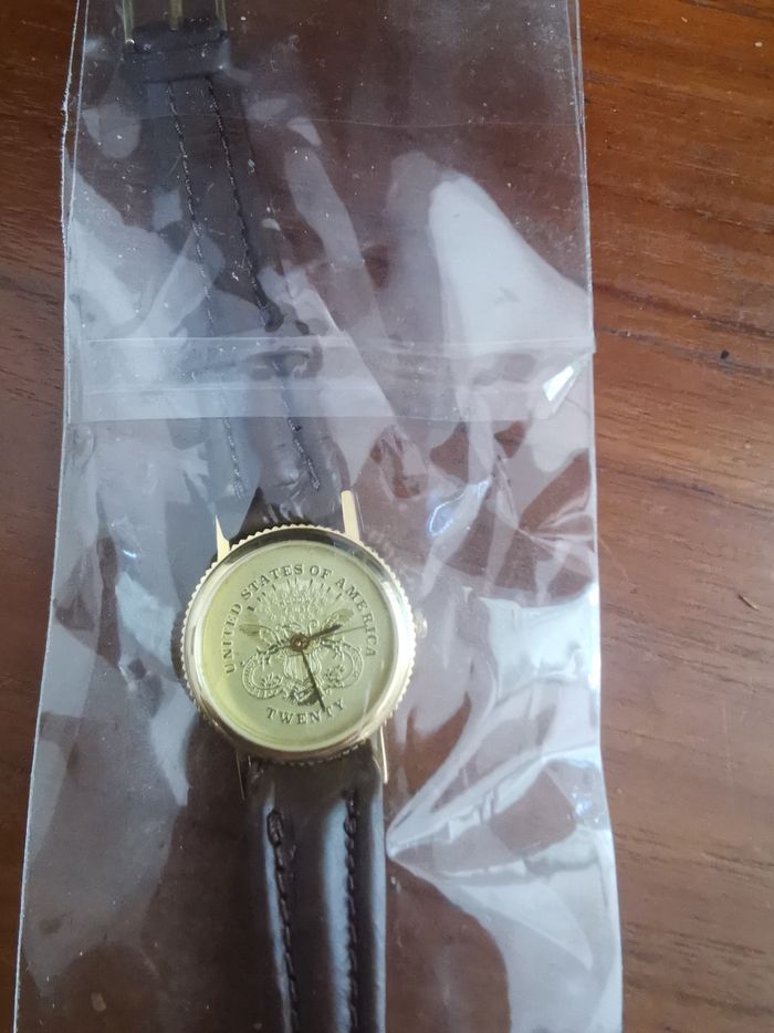 Jolie montre dame bracelet cuir neuve - photo numéro 2