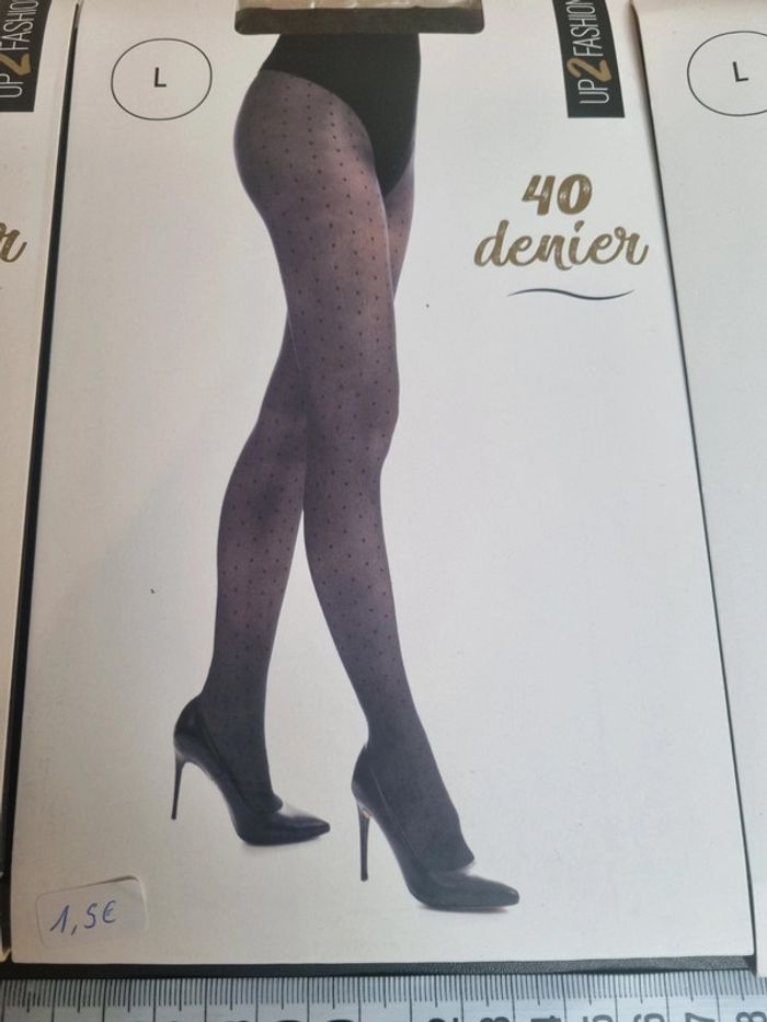 Bas collant noir transparent avec points noirs