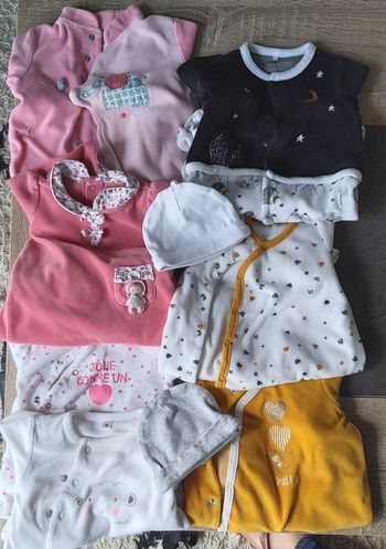 Lot 5 pyjamas velours + 2 bonnets naissance