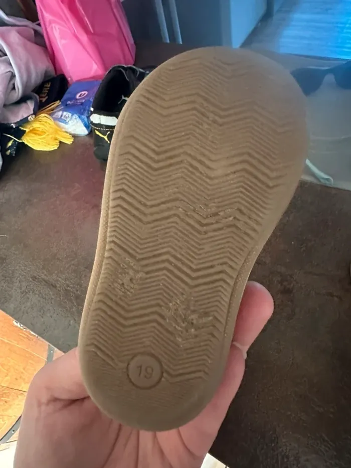 Chausson et chaussure taille 19 - photo numéro 5
