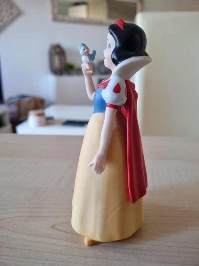 Figurine Blanche Neige Snow White Disney vintage en porcelaine - photo numéro 2