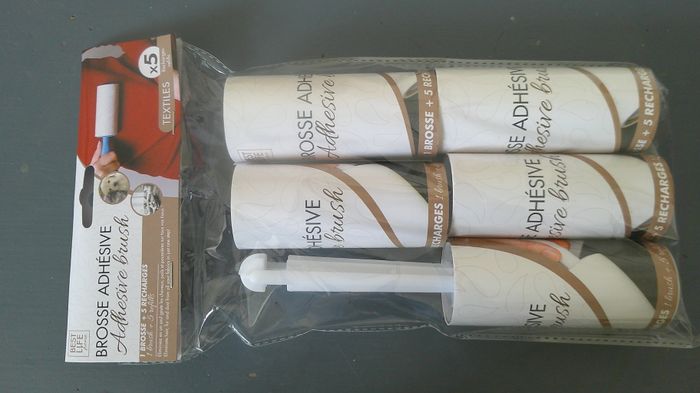 Brosse adhésive anti poils + 5 recharges (PRODUIT NEUF)
