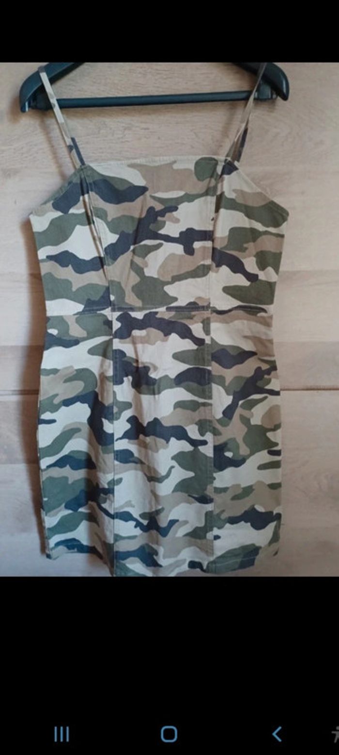 Robe camouflage militaire taille 40 H&M - photo numéro 3