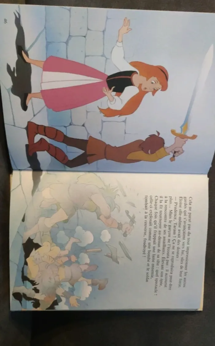 Livre vintage dressing Disney Taram et le chaudron magique - photo numéro 4