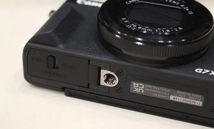 Canon Powershot G7X Mark III avec 2 batteries , 1 chargeur et une carte mémoire 128Go en parfait éta - photo numéro 5