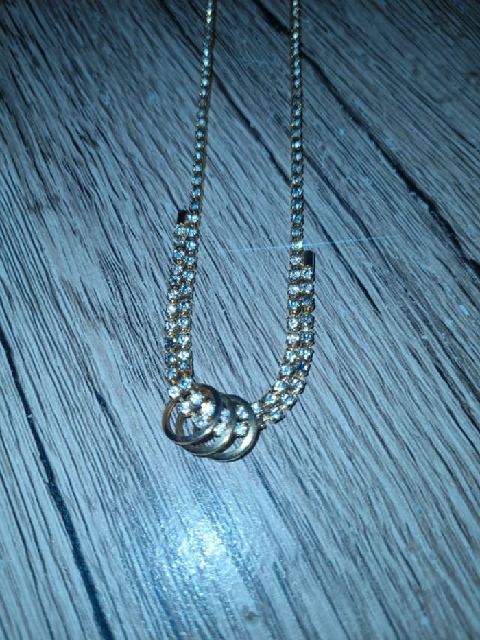 collier fantaisie de couleur or - photo numéro 3