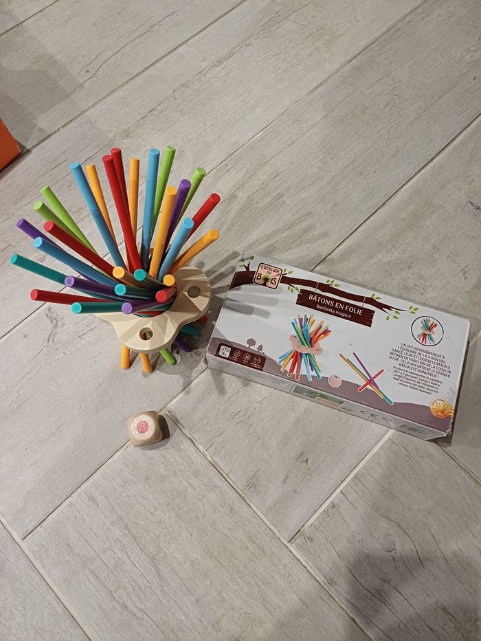 Jeu en bois bâtons en folie