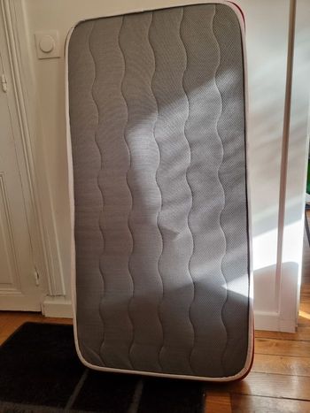 matelas + protège matelas+ 2 draps housse