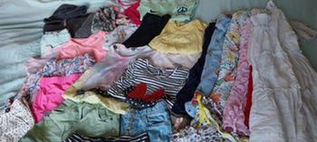 1 lot de  32  vêtements fille 8  ans