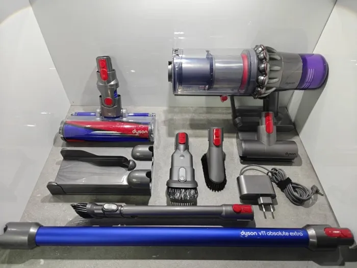 Dyson v11