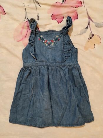 Très jolie robe en jean avec fleurs brodées Sergent Major taille 5 ans