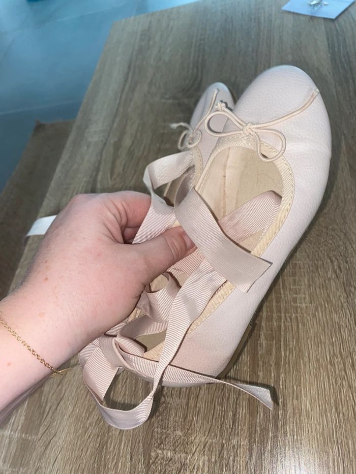 Ballerine tape à l’œil taille 30 - photo numéro 2