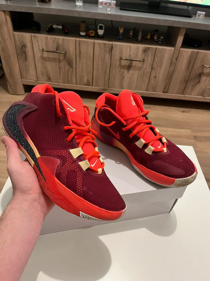 Nike zoom freak 1 red