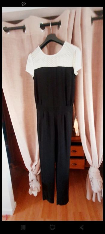 Combinaison chic neuve