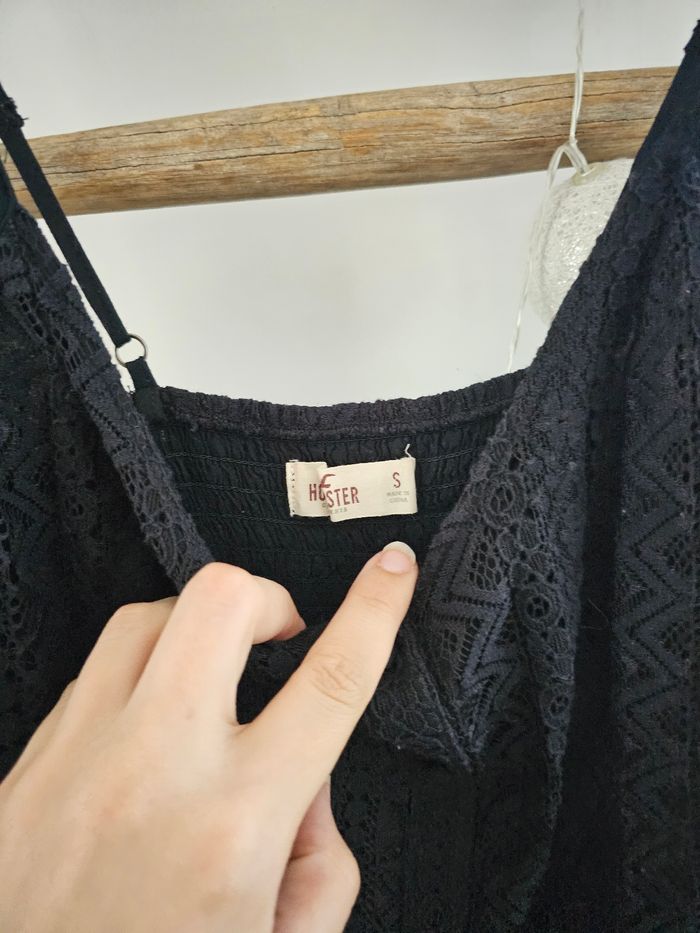 Robe Hollister taille 36 S en dentelle noire - photo numéro 3