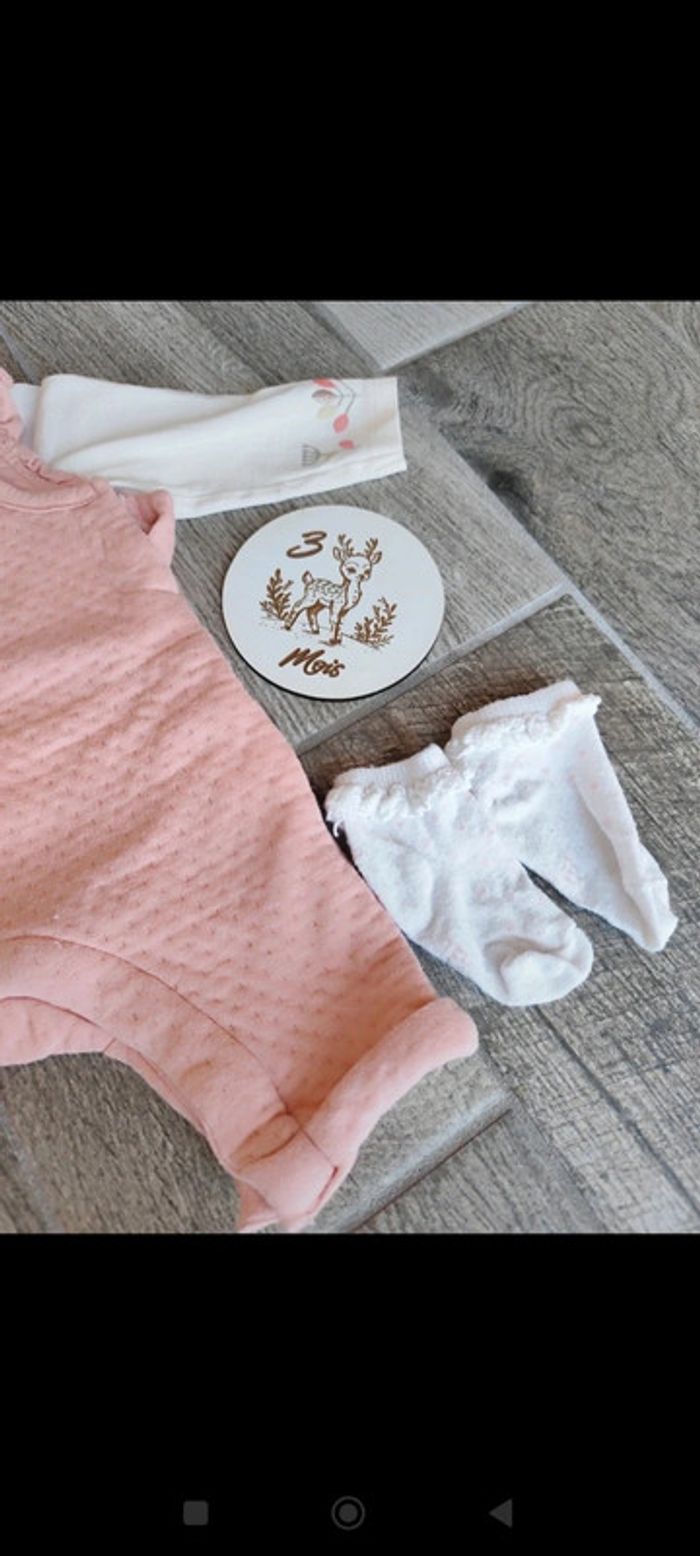 Magnifique ensemble salopette et t-shirt à fleurs à paillettes et chaussettes - photo numéro 4