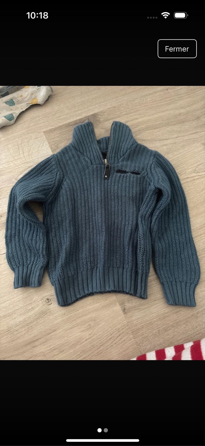 Pull bleu