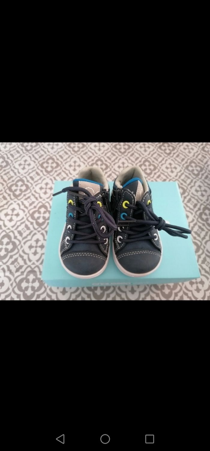 Basket taille 19 juste essayer