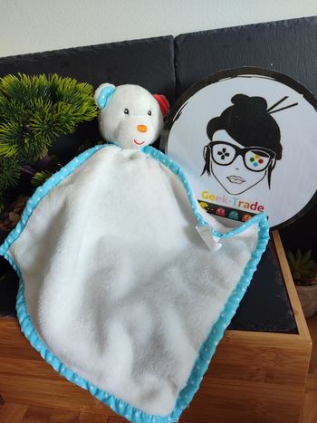 doudou action polaire ours blanc bleu rouge pois rayure grelot zd trading 3524