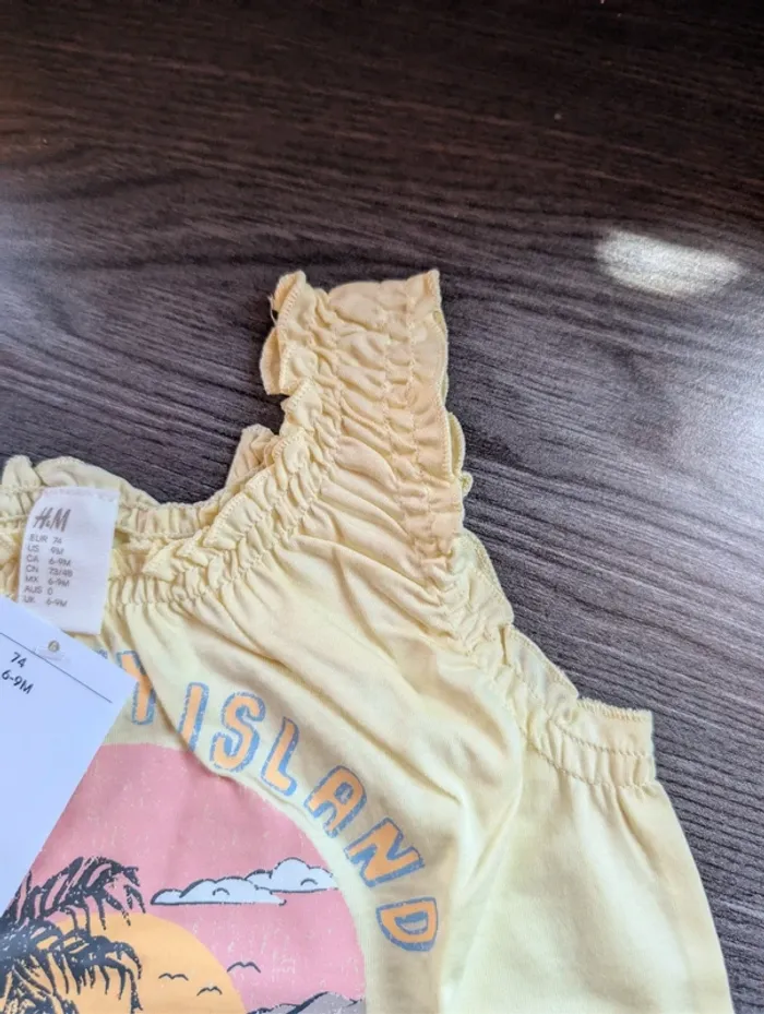 T-shirt h&m neuf . 9 mois - photo numéro 4
