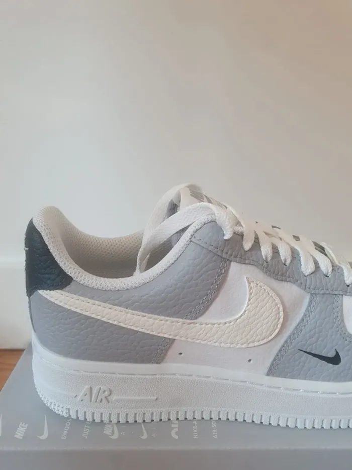 Nike Air Force 1 (37.5) - photo numéro 2