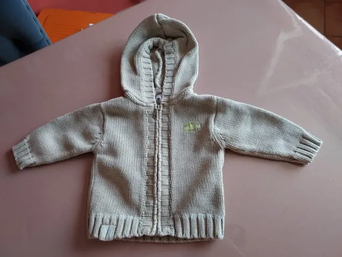 veste lainage à capuche 9 mois "Kitchoun"