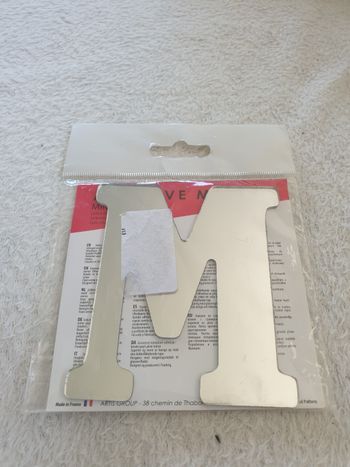 Lettre miroir neuve M