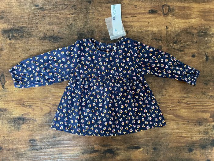 Blouse motifs fleurs / liberty bleu nuit